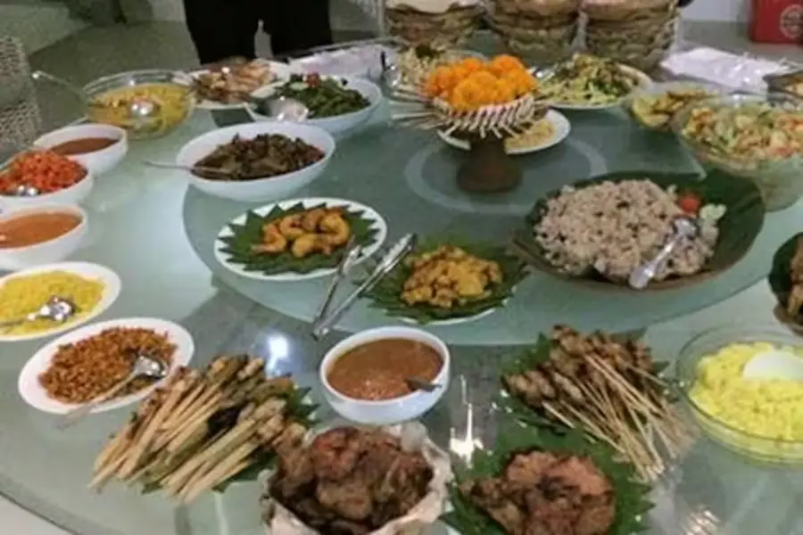 Healthy nourishing cuisine served during Bali wellness retreat